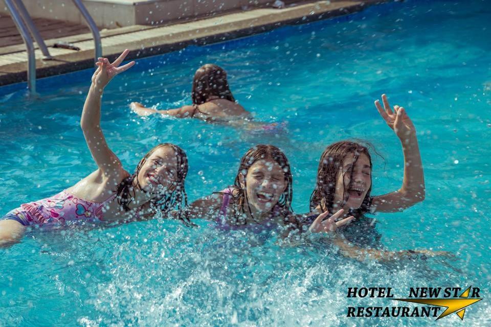 Hotel New Star Skopje Exteriör bild